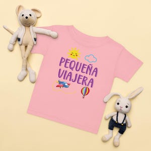 Little Traveller Baby Shirt, Pequeña Viajera T-Shirt, Reise Baby Outfit, Abenteuer Baby T-Shirt, Spanisches Baby Geschenk, Latein Baby Shirt