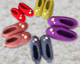 Kids Wool Felt Slippers with Hearts – Handmade Eco-Friendly Cosy House Shoes, Natural Warm Slippers for Boys & Girls