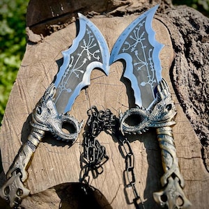 God of War Blades of Chaos fait main : épée cosplay en métal Kratos avec support mural, cosplay en métal Kratos à deux lames, meilleur anniversaire, cadeau de Noël