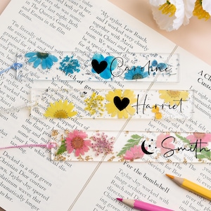 Personalized Pressed Flower Bookmark,Daisy Resin Bookmark,Custom Name Bookmark Gift, Floral Bookmarks for Women,Reader Gift,Name Bookmark