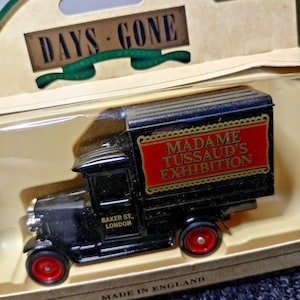 Vintage Lledo Days Gone 1928 Chevrolet Box Van - Madame Tussaud&#39;s 51000 | Vintage Die-cast Model Car | Collectable Gift | Made in England