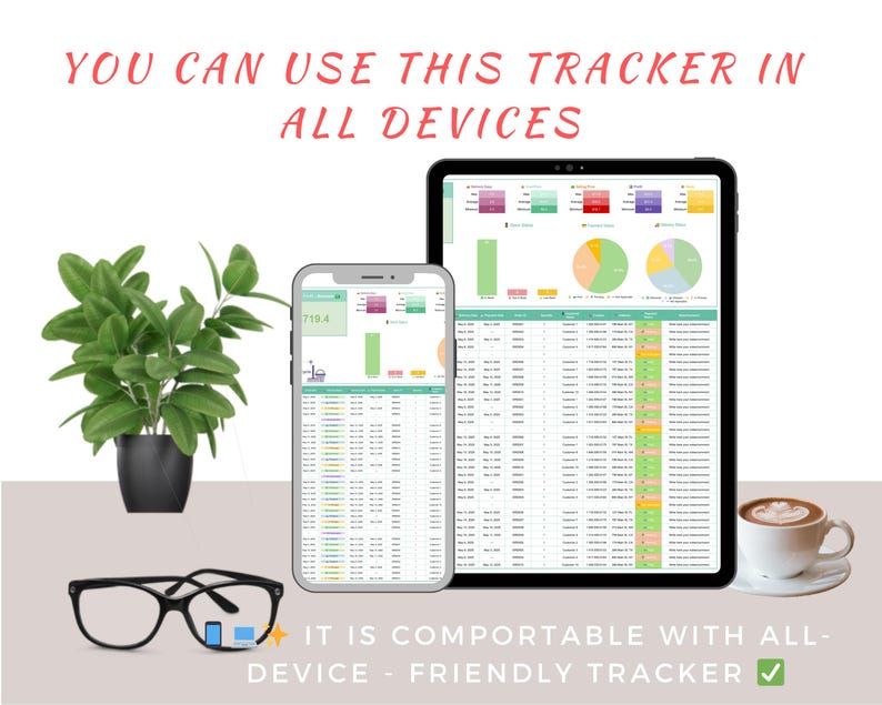 K&ouml;nnte beinhalten: Ein digitaler Tracker, der auf einem Smartphone und Tablet angezeigt wird, mit Diagrammen und Daten. Der Text lautet "YOU CAN USE THIS TRACKER IN ALL DEVICES" und "IT IS COMPORTABLE WITH ALL-DEVICE - FRIENDLY TRACKER". Eine Topfpflanze, eine Brille und eine Tasse Kaffee sind ebenfalls im Bild.