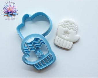 Mitten Cookie Cutter | Embossed Cuff, Winter Christmas Glove
