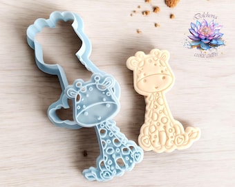 Giraffe Cookie Cutter and Embosser Set – Baby Shower Cookie Stamp – Jungle Animal Fondant Tool – Cute Baby Girsffe for Kids’ Cookies