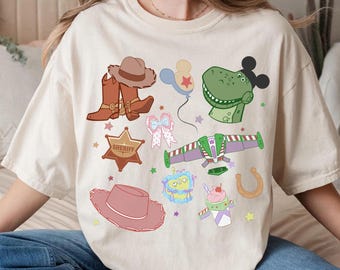 Koszulka Retro Toy Story Comfort Color, koszulka Woody Buzz Jessie, koszulka z odznaką postaci Pixara, słodka koszulka z zabawką Disneya, koszulki z Disney Family Trip 2026