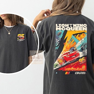 Comfort Colors Dubbelsidig Lightning McQueen-skjorta, Vintage Comfort Colors, Kylarfjädrar-tröja, Rusteze Cars-design, Familjesemesterkläder