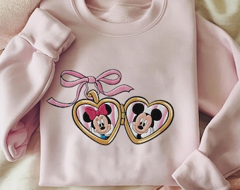 Felpe con fiocco ricamato con coppia di topi e fidanzata, ricamo con San Valentino nella terra magica, felpa con medaglione a forma di cuore per San Valentino