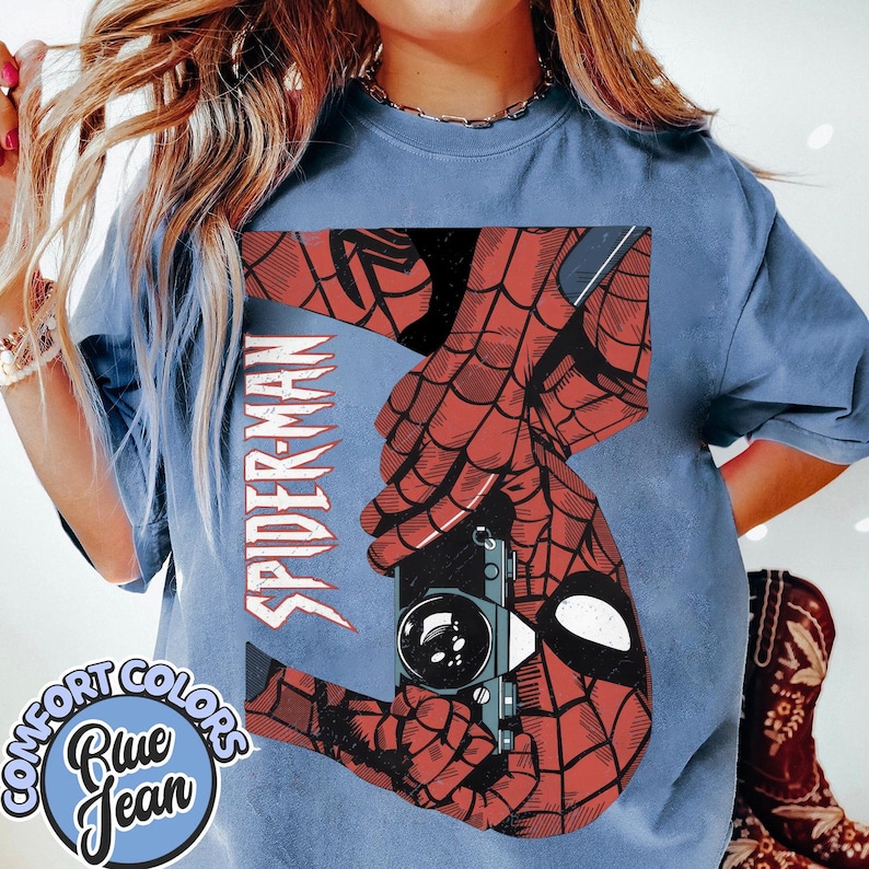 Puede incluir: Un juego de tres tazas de cer&aacute;mica con un acabado mate moteado. Las tazas son de color crema, gris claro y gris oscuro. Cada taza tiene un dise&ntilde;o simple y minimalista y un asa redondeada.