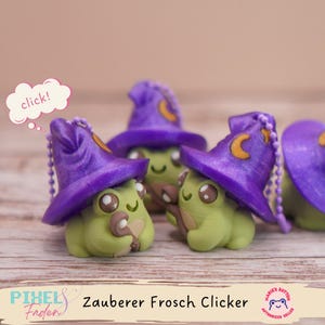 Könnte beinhalten: Mehrere grüne Froschfiguren mit lila Zaubererhüten mit Mond-Akzenten. Die Frösche haben braune Augen und halten ein braunes Objekt. Der Text "click!" und "Zauberer Frosch Clicker" sind enthalten.