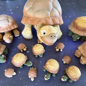 3D Printed Articulated Tortoise Desk Toy - Hand-Painted Fidget Toy for Office, Home, or Gifts