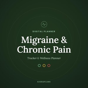 Könnte beinhalten: Ein dunkelgrünes digitales Planer-Cover mit dem Titel Migraine & Chronic Pain Tracker & Wellness Planner. Es zeigt ein kleines Pulslinien-Symbol oben, drei kleine farbige Kreise in der Mitte und den Markennamen EZORAPLANS am unteren Rand.