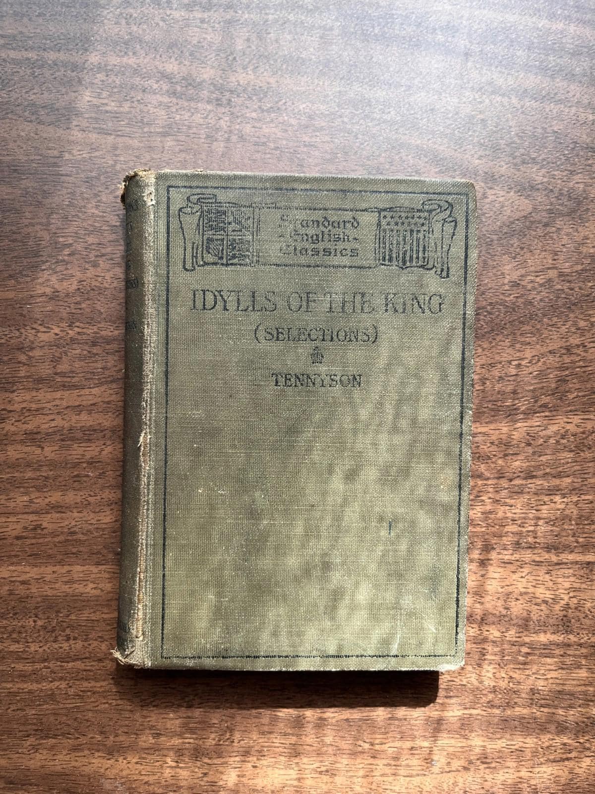 テニスンの『王の牧歌』：1913年版スタンダード・イングリッシュ
