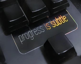 El progreso es sutil / Pegatinas holográficas / Afirmaciones / Crecimiento personal / TCD, ACT y terapia / Pegatinas invisibles