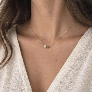 Halsband i valfritt guldfärg | Minimalistiskt halsband | Delikat guldkedja med natursten | Present till henne | Handgjorda smycken | Ädelstenshalsband
