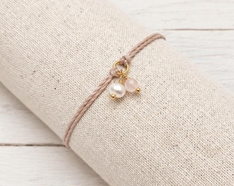 Zartes Makramee Armband mit Rosenquarz und Perle| Boho Freundschaftsarmband | Minimalistischer Edelstein Schmuck| Rosenquarz Armband| rosa