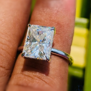 18K White Gold 3.31CT Radiant Cut Lab Grown Diamond Solitaire Ring Engagement Ring For Women Wedding Proposal Ring Hidden Halo Ring For Her
