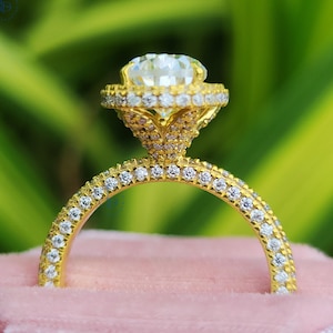 Obrączka ślubna Lab Grown 2.5CT Pear Cut Micro Pave dla kobiet 14K żółte złoto Vintage Diamond Ring Prezent rocznicowy dla kobiet Obrączka ślubna