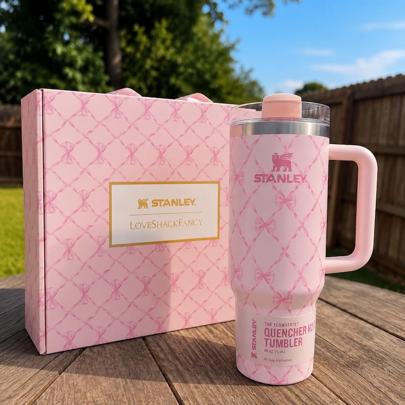 Stanley x LoveShackFancy Ribbon Rosa 40oz Quencher – Limited Edition Stainless Steel Tumbler NIB