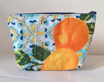 Handgenähte Kosmetiktasche / Reißverschlusstäschchen: Print mit italienischen und orangen Kacheln