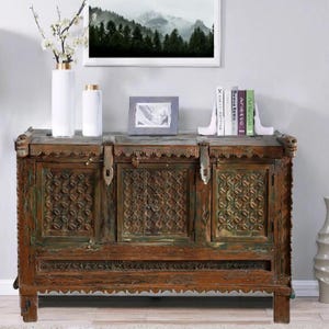 Antique Indian Damchiya Bridal Chest Table – Hand-Carved Accent Vintage Furniture, Heritage Piece