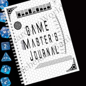 Pode incluir: Caderno espiralado com o texto "GAME MASTER'S JOURNAL" em uma fonte arrojada e futurista. O caderno apresenta um padrão de grade hexagonal e elementos gráficos. Vários dados azuis são visíveis.