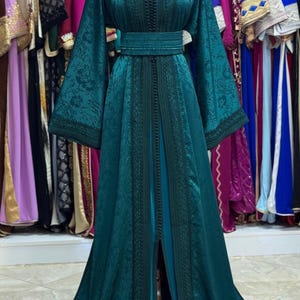 Elegant Moroccan Takchita – Available in 4 Stunning Colors