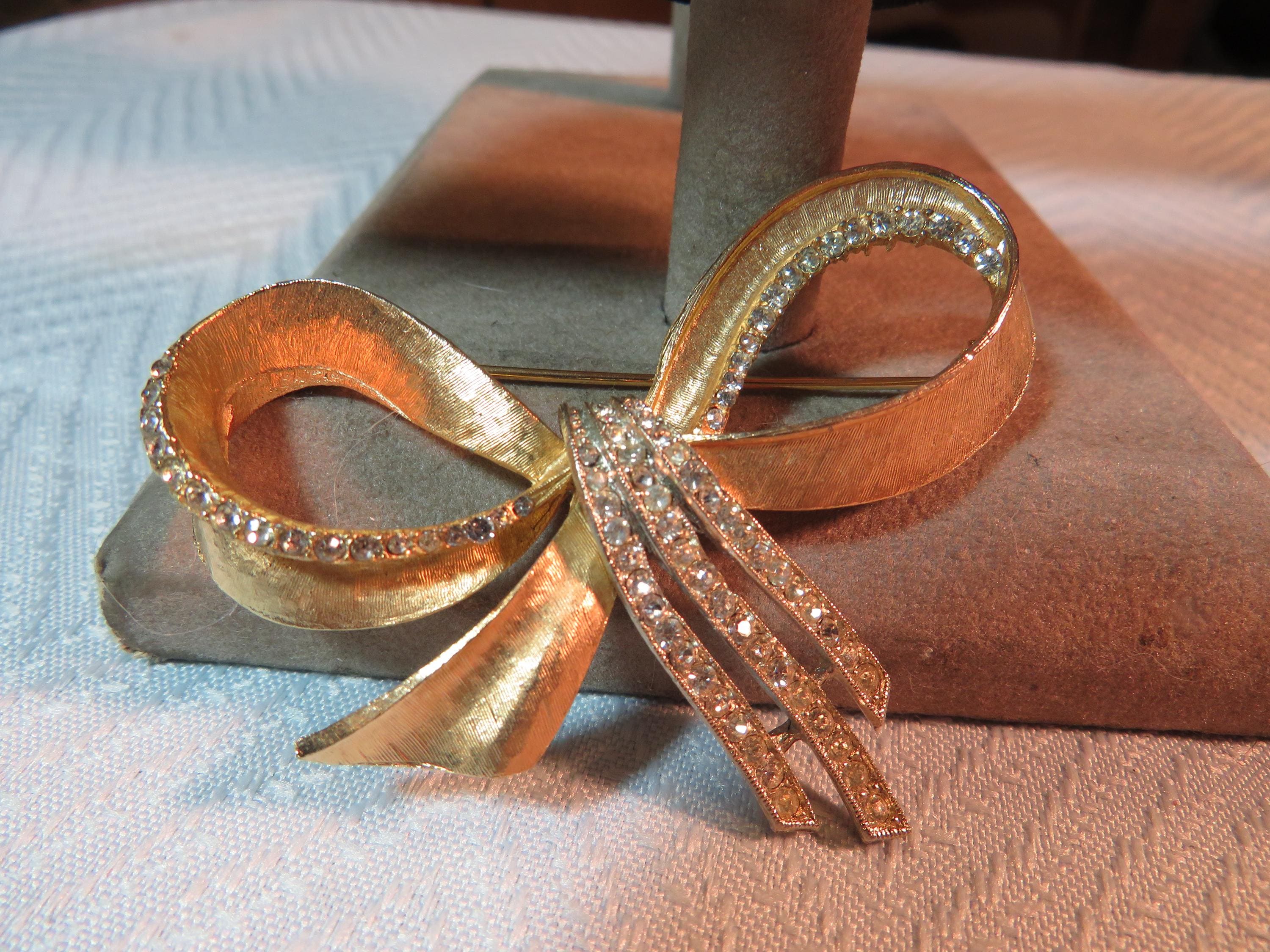 Vintage Rhinestone Bow Ribbon Pin Brooch Sparkling Stones