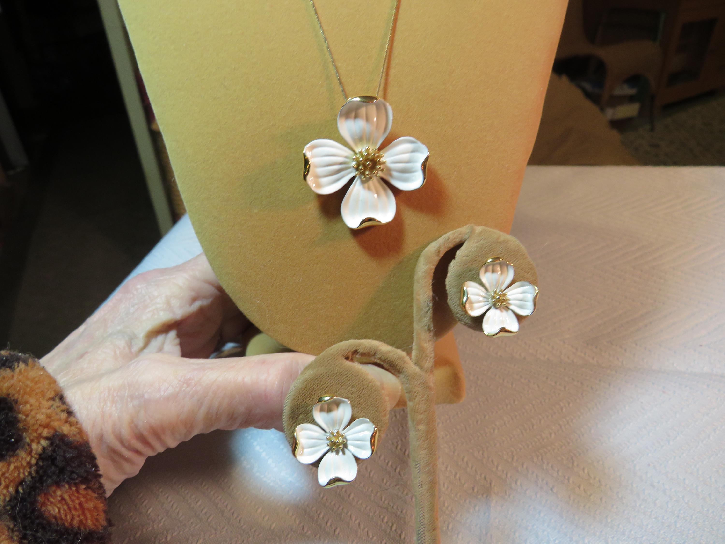 Vintage Trifari - Etsy
