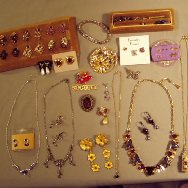 Vintage Lot Purple Rhinestone Necklaces Earrings Ring Pins Bracelet 2 Sets 31 pcs 8259