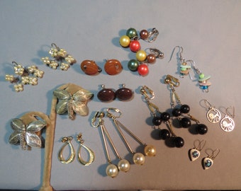 Lot 11 Pairs Vintage Earrings Drop Dangle Root Beer Bakelite Clips Screw Backs Pierced 1958