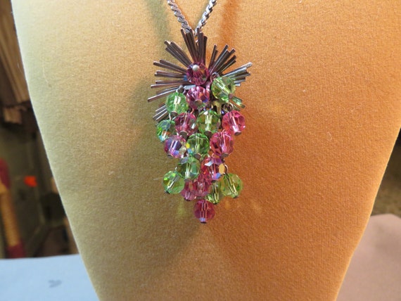 Vintage 1960s Grapes Design Pendant Necklace Dang… - image 3