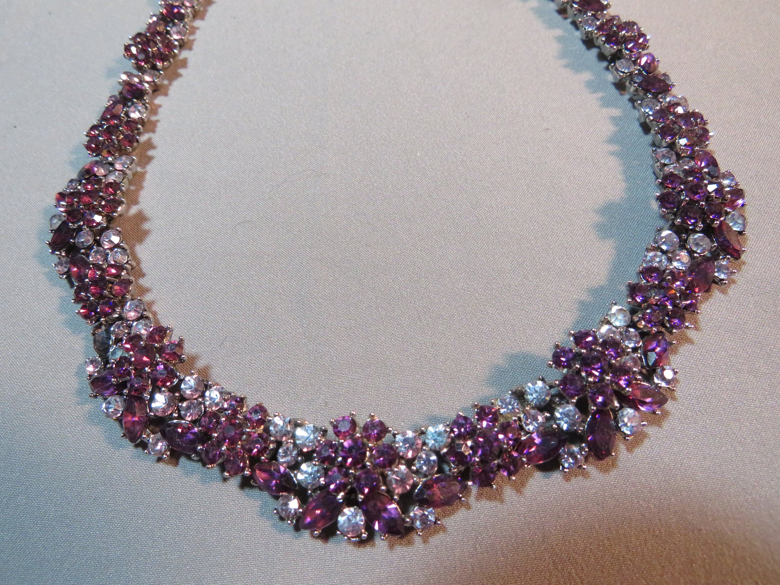 スーパーセール 目玉商品 Purple Tone Silver Trifari Vintage & Rhinestone Lavender その他