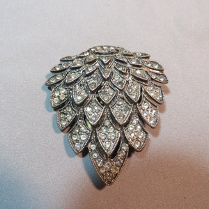 Art Deco Rhinestone Dress Fur Clip Leaf Flower Design 2043