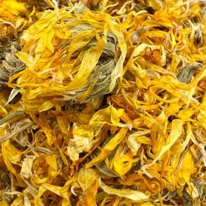 Dried Marigold Flowers: Forage and Natural Treat for Rabbits and Small Animals