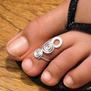 Sterling Silver Toe Ring Twisted Wire Wrapped Cute and Adjustable image 1