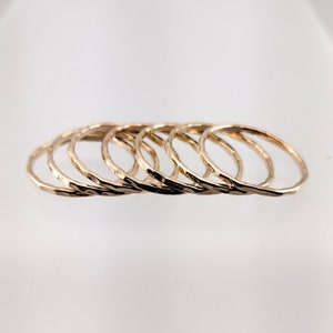 Dainty Gold Rings for Women 7-band Stack Ring Set Hammered Gold Ring ...
