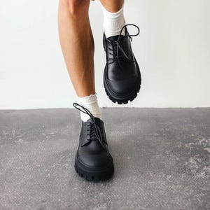 Black Leather Platform Loafers – Chunky Sole Lace-Up Shoes with Matte Leather Toe – Handmade Women’s Leather Shoes
