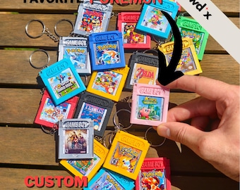Portachiavi Pokemon Game Boy – Personalizzabile con il tuo Pokemon preferito e il suo colore – Mini cartuccia – Accessorio per giocatori retrò – Regalo geek personalizzato
