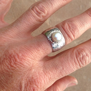Wide silver hammered band with white pearl image 1
