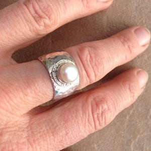 Wide silver hammered band with white pearl image 3