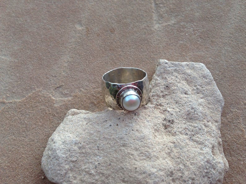 Wide silver hammered band with white pearl image 4