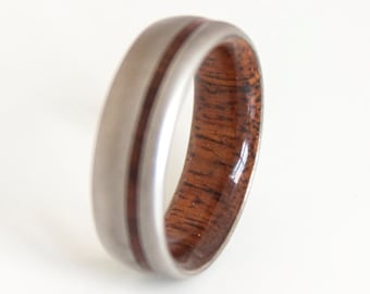 Titanium & Hawaiian koa // mens wedding band // wood ring // wooden ring man wedding band