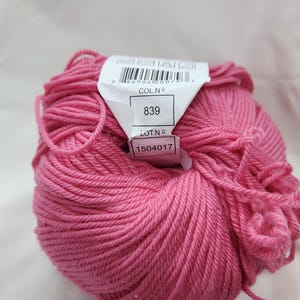 Cascade Yarns 220 Superwash Wool Pink