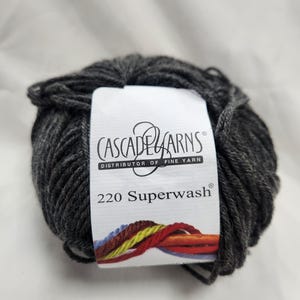 Cascade 220 Superwash Yarn Grey