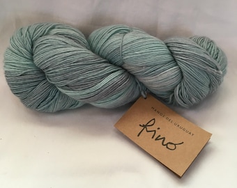 Manos Del Uruguay Fino, Digitación 30/70 seda/lana :Seda Aguada