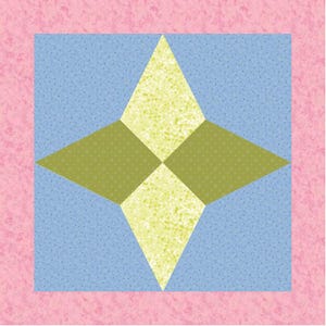 Könnte beinhalten: Quiltblock-Design mit einem zentralen Sternmuster. Der Stern besteht aus gelben und olivgrünen Diamanten, die auf einem hellblauen Hintergrund mit winzigen weißen Punkten angeordnet sind. Der Block wird von einem rosa Rand mit strukturiertem Aussehen umrahmt.