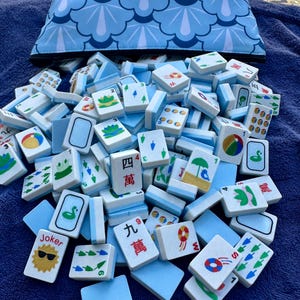 Floating Travel Mahjong - Pool Theme