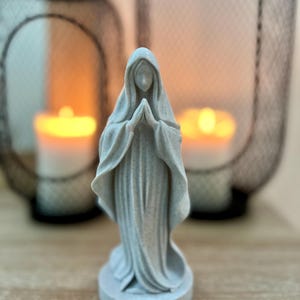 Holy Mary / Mother Mary / Virgin Mary / religious decoration / 3D printing / Mary statue / Mary / decoration / figure / Mary figure / Madonna