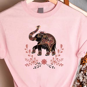 Floral Elephant Shirt, Gift for Elephant Lover, Elephant Mom Shirt, Elephant Outfit, Elephant Gift Tee, Animal Lover Tshirt,Women Animal Tee