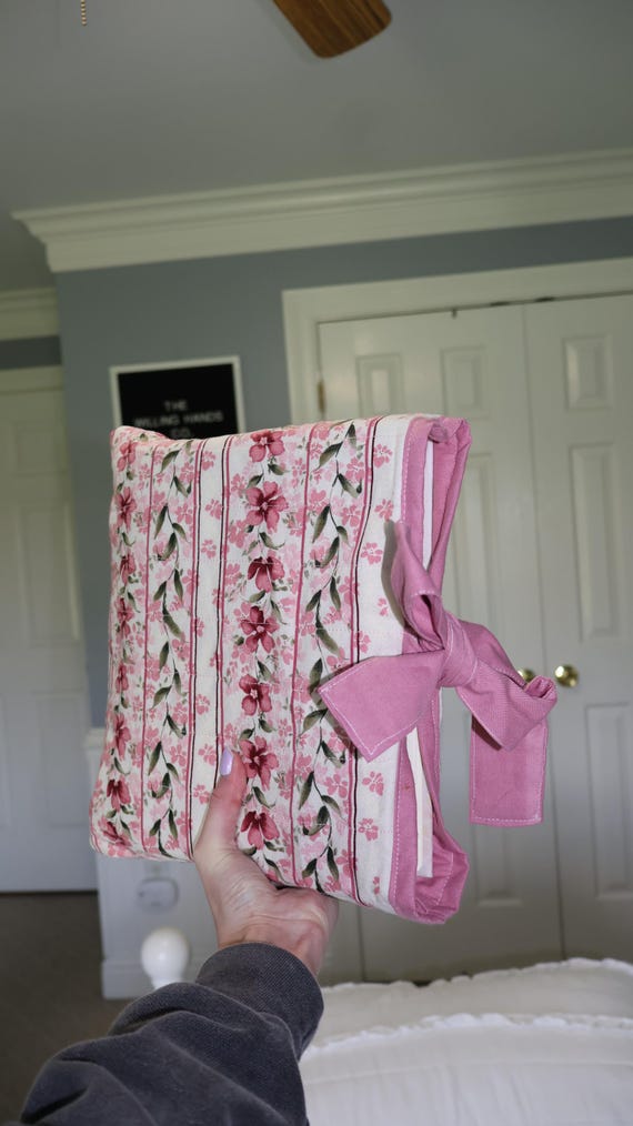 XL Vintage Fabric Pink Floral Quilted Bow Bible/Book Bag I Quilted Bible/Book Sleeve